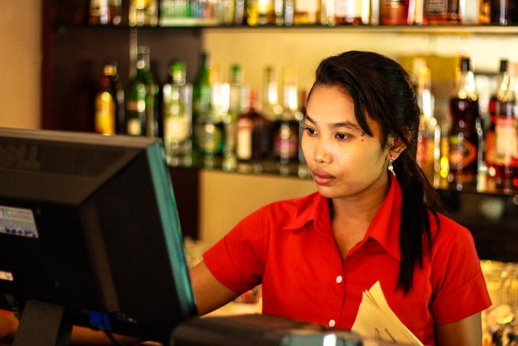 City Centre Hotel Phnom Penh Esterno foto