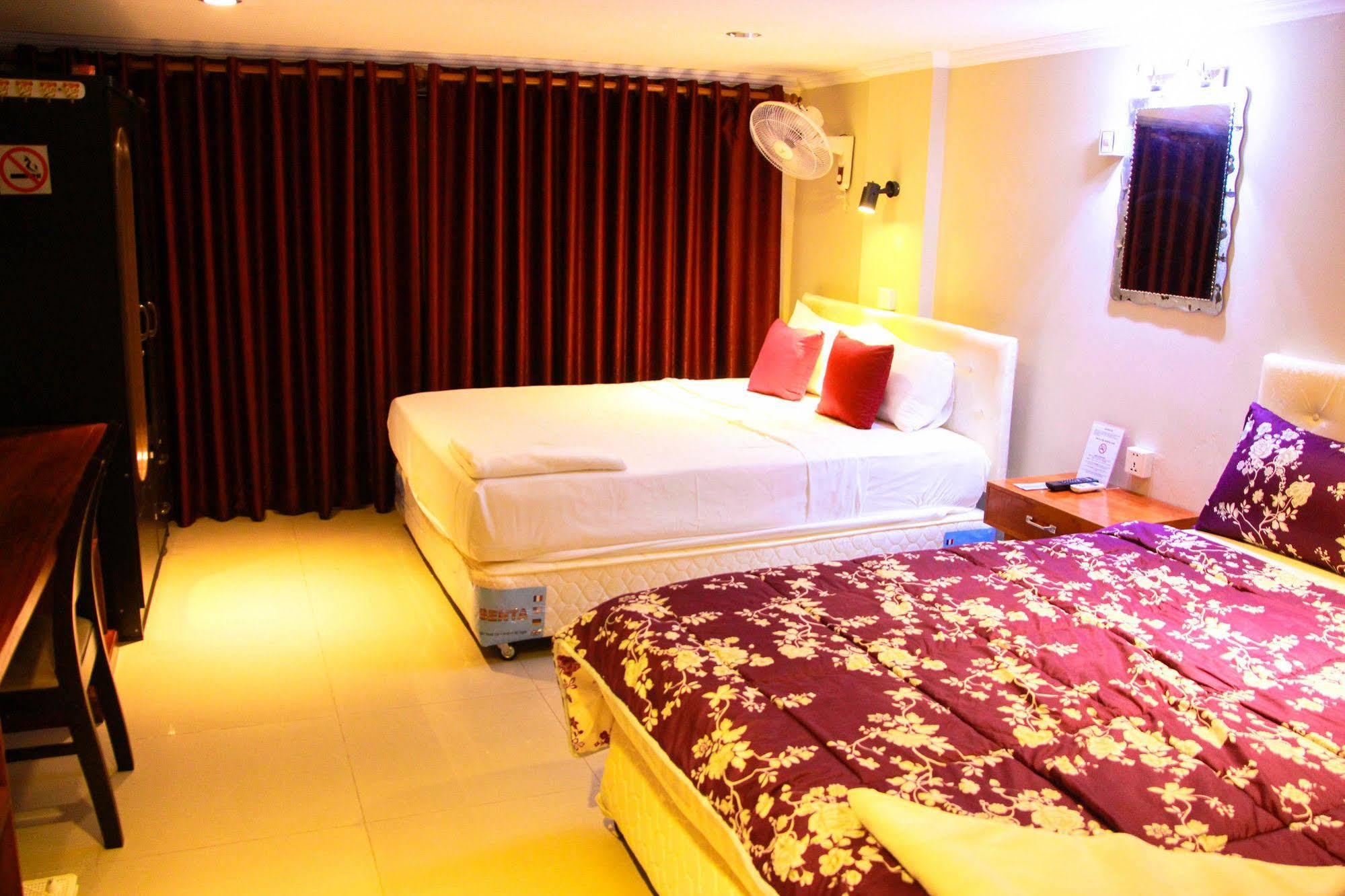 City Centre Hotel Phnom Penh Esterno foto