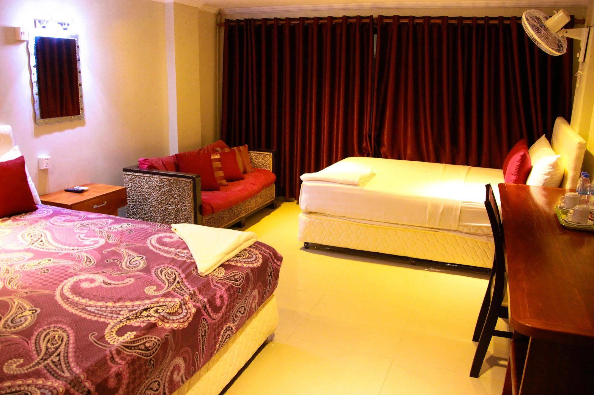 City Centre Hotel Phnom Penh Esterno foto
