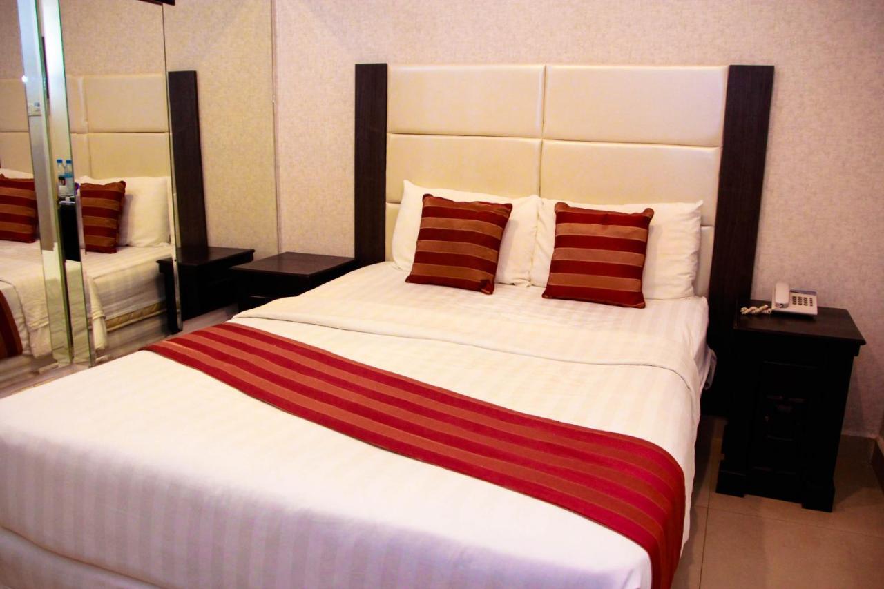 City Centre Hotel Phnom Penh Esterno foto